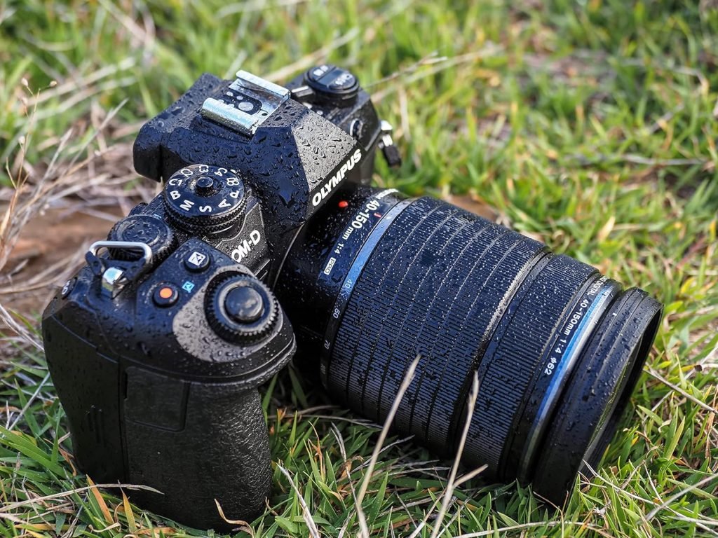 OM SYSTEM M.Zuiko Digital ED 40-150 F4.0 PRO; World’s Most Compact and Lightweight Telephoto Zoom* black