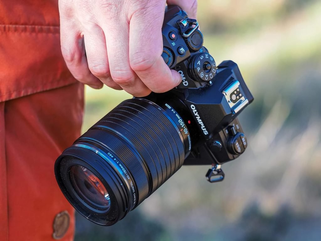 OM SYSTEM M.Zuiko Digital ED 40-150 F4.0 PRO; World’s Most Compact and Lightweight Telephoto Zoom* black