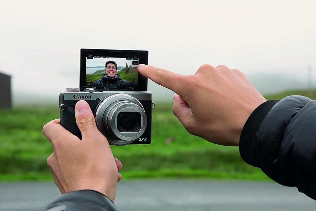 Canon Powershot G7 X Mark III (Black) - Easy to use premium compact camera designed for vloggers and content creators (Tilt-up screen for vlogging, 4K Video  3.5mm mic input, 20.1-megapixels).